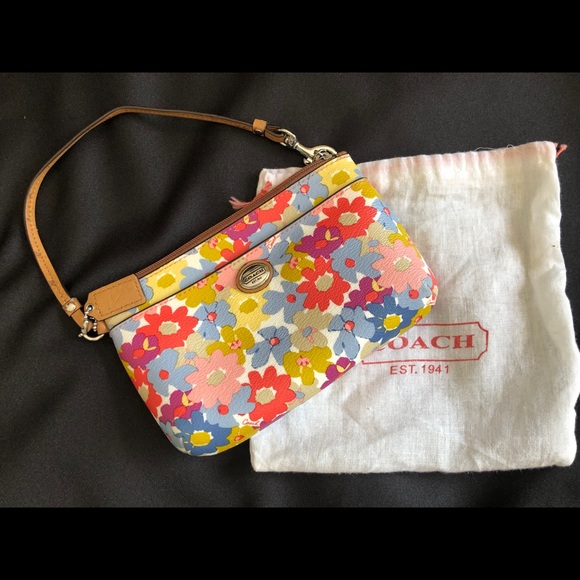 Coach Handbags - COACH Peyton Floral Wistlet (Medium)